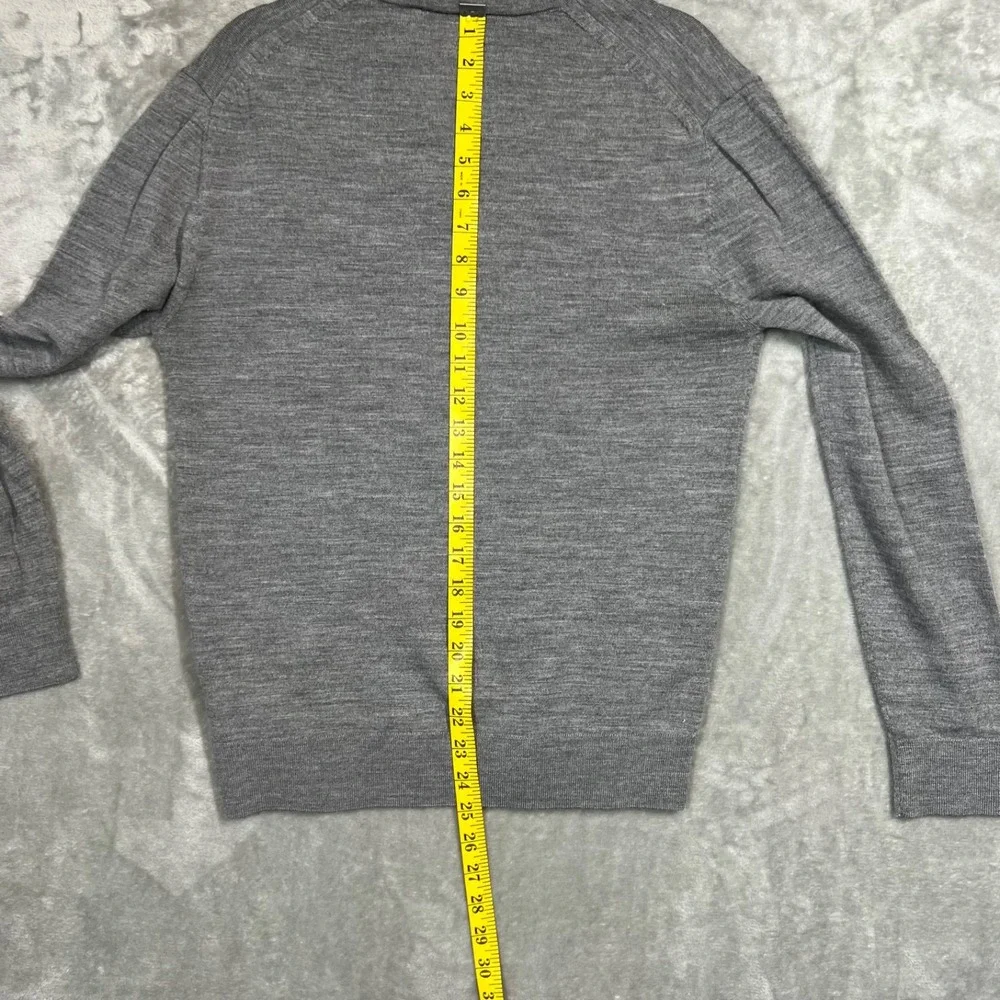 Banana Republic Merino Wool Crew Neck Sweater‎ Men's Size M Gray Preppy  Grandpa